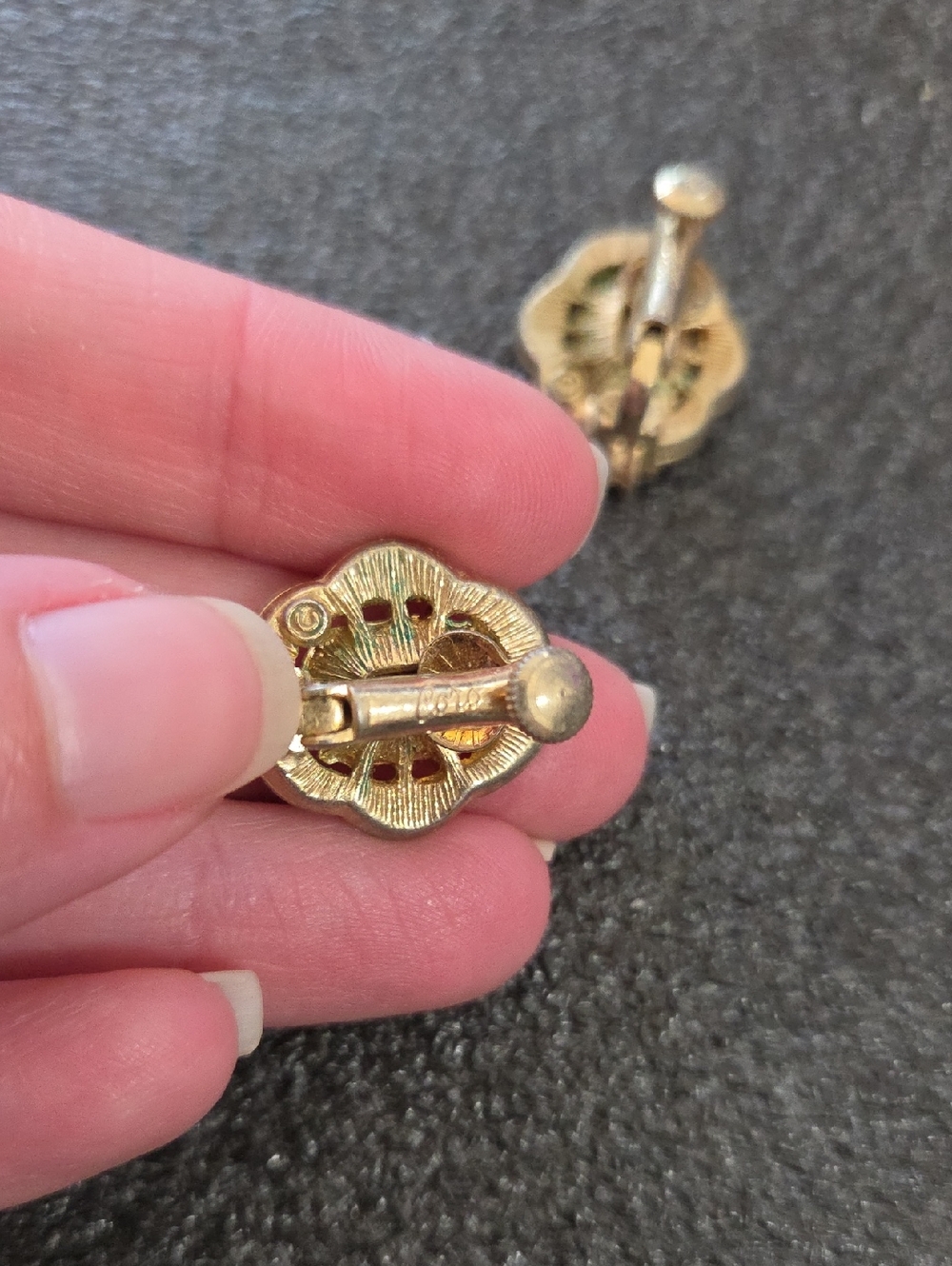 Vintage Coro Aurora Borealis Rhinestone Clip On Earrings 1950s Gold Tone - Picture 4 of 5